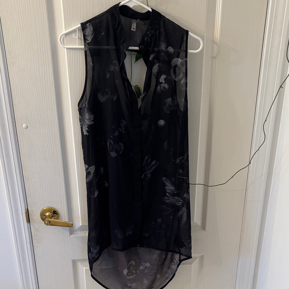 H&M Black Floral Sleeveless Blouse